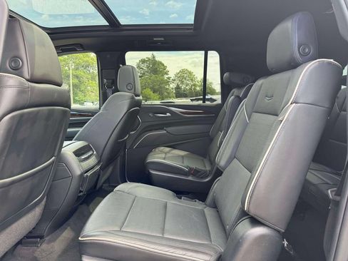 Used 2023 Cadillac Escalade ESV Premium Luxury AWD/4WD image 14