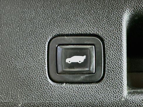 Used 2019 Chevrolet Equinox LT FWD image 29