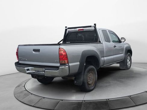 Used 2015 Toyota Tacoma Base image 5