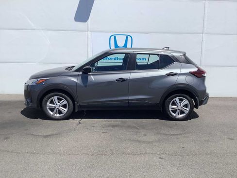 Used 2025 Nissan Kicks Play S FWD image 2