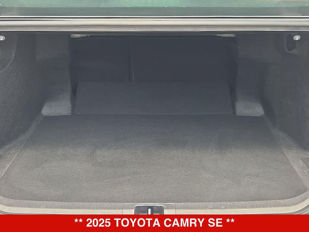 Used 2025 Toyota Camry SE FWD image 33