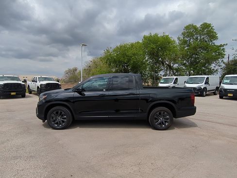 Used 2025 Honda Ridgeline Sport image 6