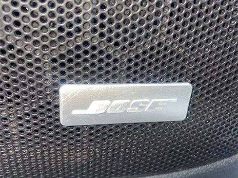 Used 2021 GMC Acadia SLT w/ Elevation Edition image 12