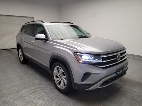 Used 2022 Volkswagen Atlas SE w/ Panoramic Sunroof Package FWD image 13