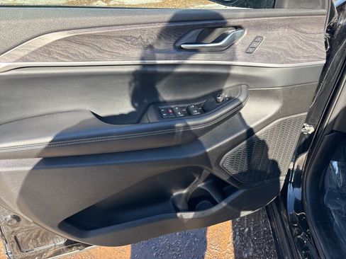 Used 2024 Jeep Grand Cherokee L Limited w/ Luxury Tech Group II image 18