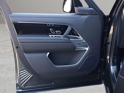 New 2026 Land Rover Range Rover Long Wheelbase SE image 10