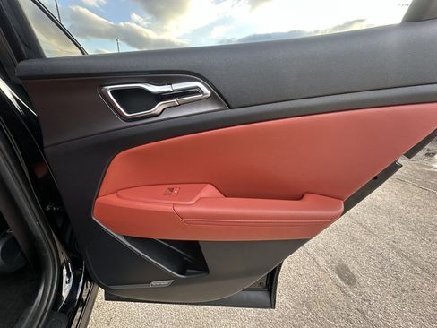 Used 2026 Kia Sportage SX image 32