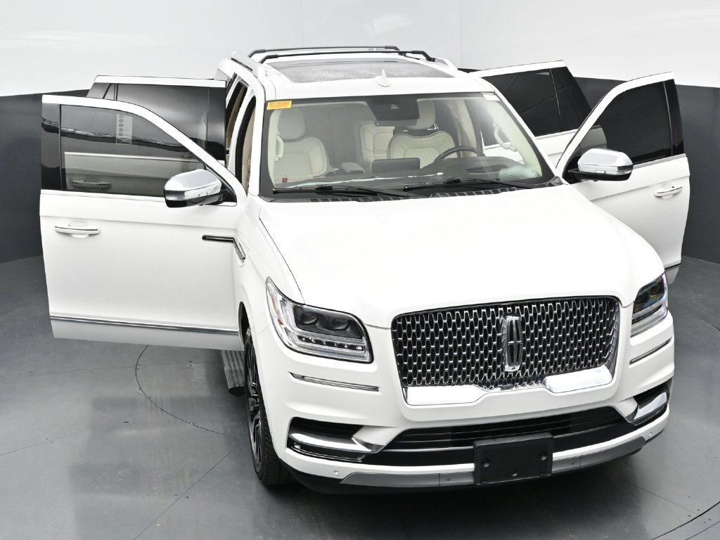 Used 2021 Lincoln Navigator L Black Label w/ Cargo Convenience Package AWD/4WD image 34