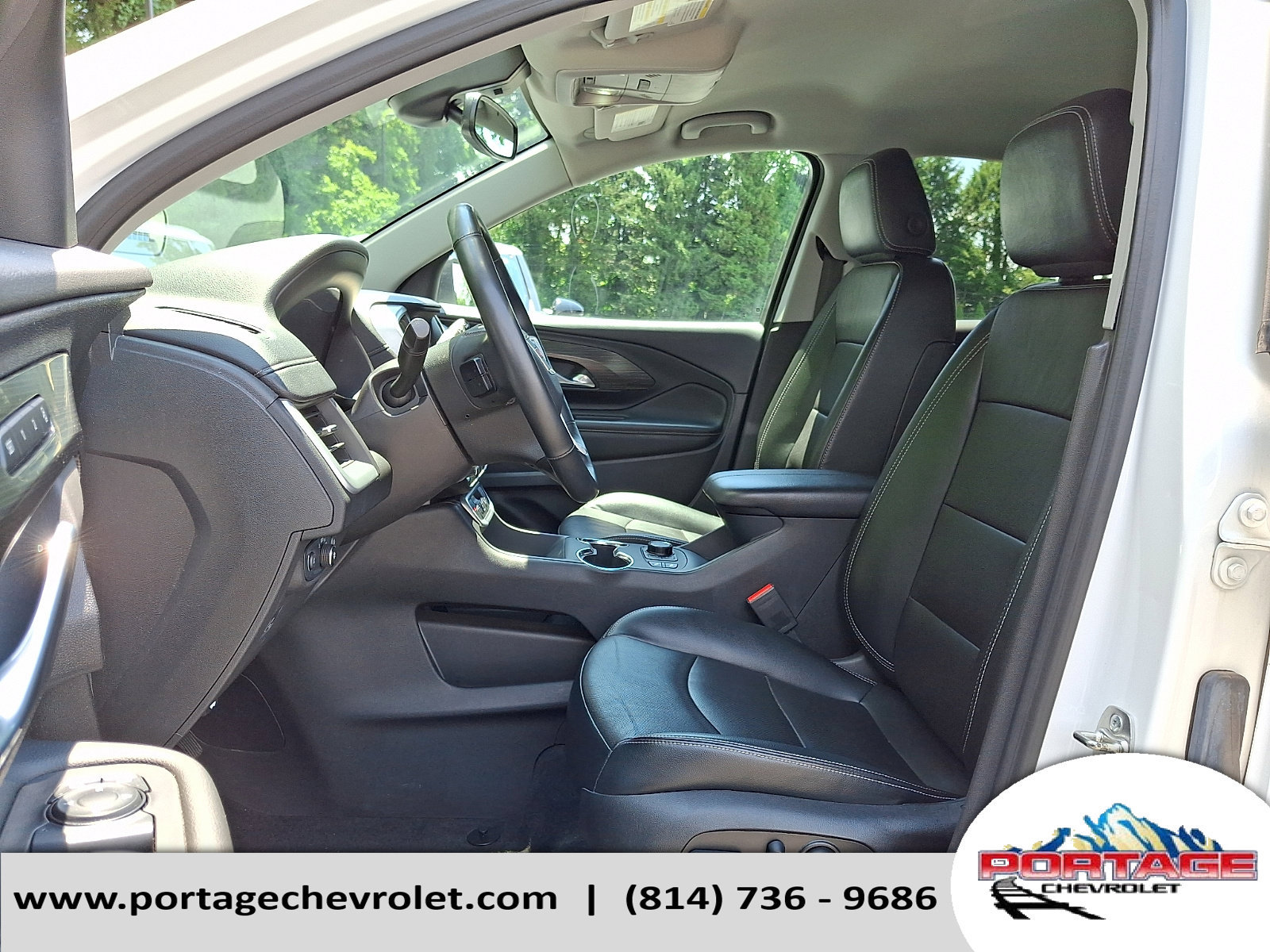 Used 2024 GMC Terrain SLT AWD/4WD image 17