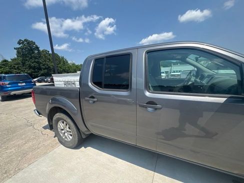 Used 2021 Nissan Frontier SV w/ SV Utility Package AWD/4WD image 7