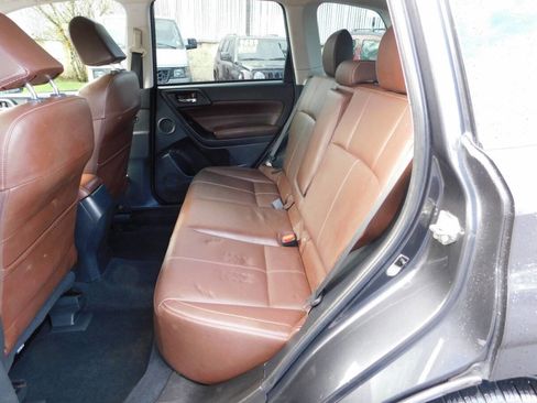 Used 2017 Subaru Forester 2.5i Touring image 7