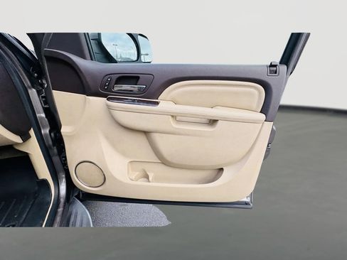 Used 2013 GMC Yukon Denali image 8