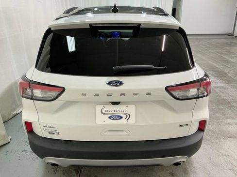 Used 2022 Ford Escape SEL w/ Technology Package FWD image 4