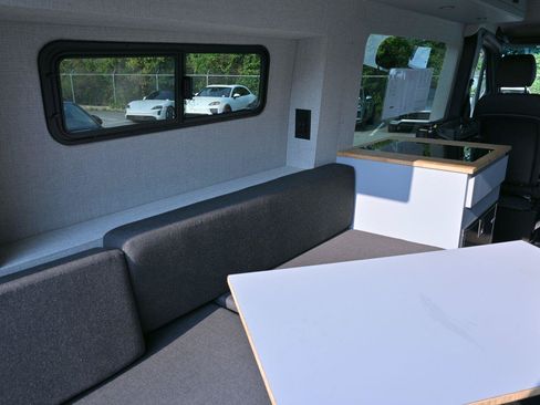 Used 2025 Mercedes-Benz Sprinter 2500 image 18