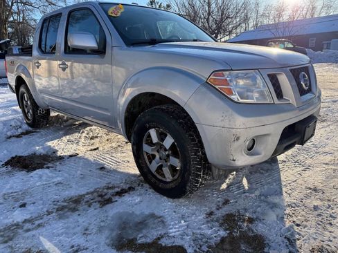 Used 2010 Nissan Frontier PRO-4X w/ Pro-4x Value Truck Pkg image 4