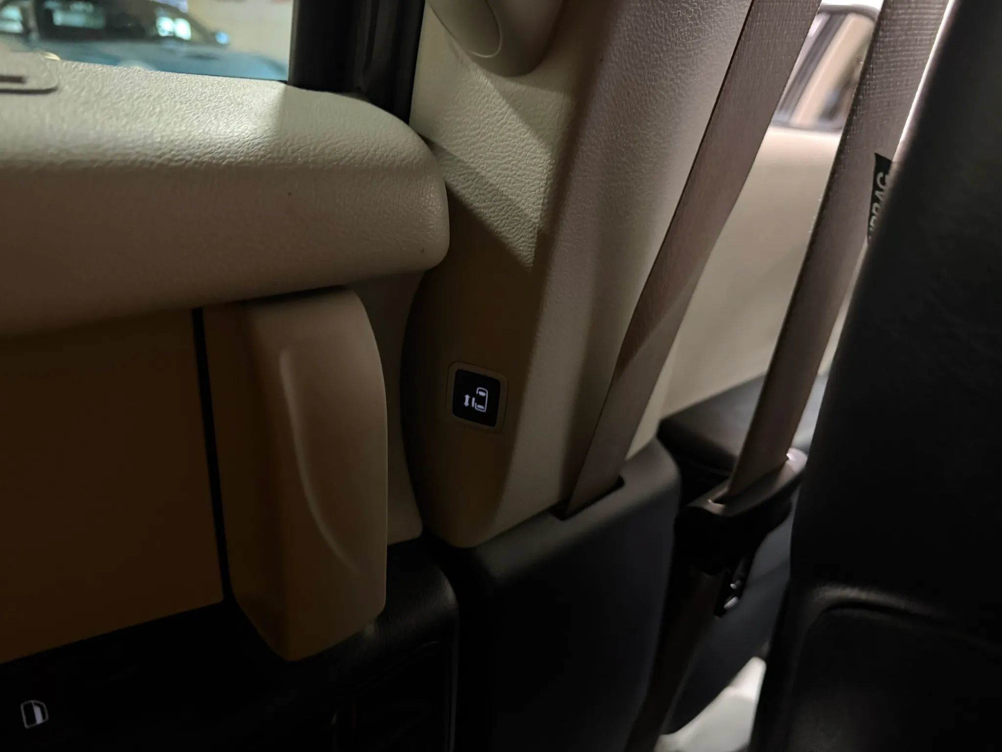 Used 2022 Chrysler Pacifica Touring-L FWD image 57