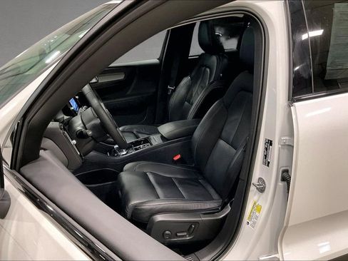Certified 2023 Volvo XC40 B5 Plus w/ Protection Package Premier AWD/4WD image 21