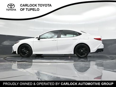 Used 2025 Toyota Camry SE image 42