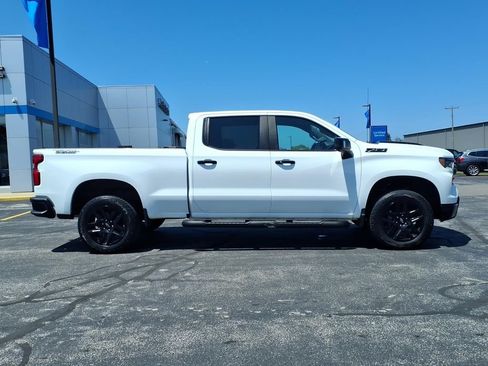 Used 2025 Chevrolet Silverado 1500 LT Trail Boss w/ Convenience Package II AWD/4WD image 16