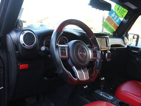 Used 2014 Jeep Wrangler Rubicon image 24