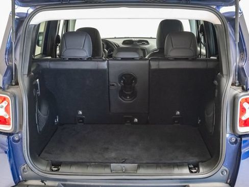 Used 2016 Jeep Renegade Limited FWD image 31