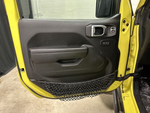 Used 2023 Jeep Wrangler Unlimited Rubicon w/ Safety Group AWD/4WD image 14