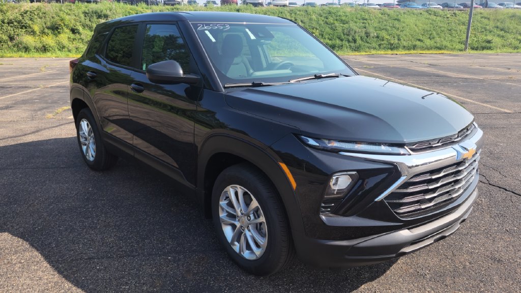 New 2026 Chevrolet TrailBlazer LS FWD image 2