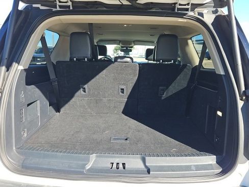 Used 2024 Ford Expedition Max XLT image 9