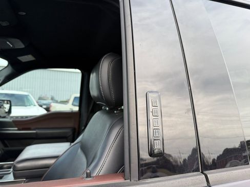 Used 2021 Ford F150 Lariat image 27