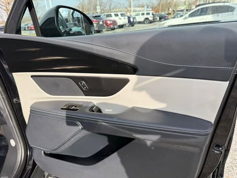 Used 2024 Lincoln Nautilus Reserve image 41