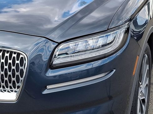 Used 2022 Lincoln Nautilus Reserve AWD/4WD image 9