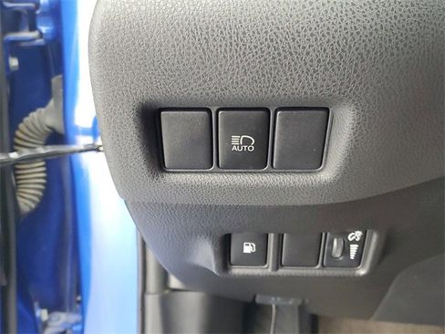 Used 2020 Toyota C-HR XLE image 31