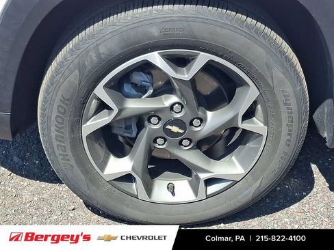 Certified 2024 Chevrolet Trax LT w/ Sunroof Package FWD image 9