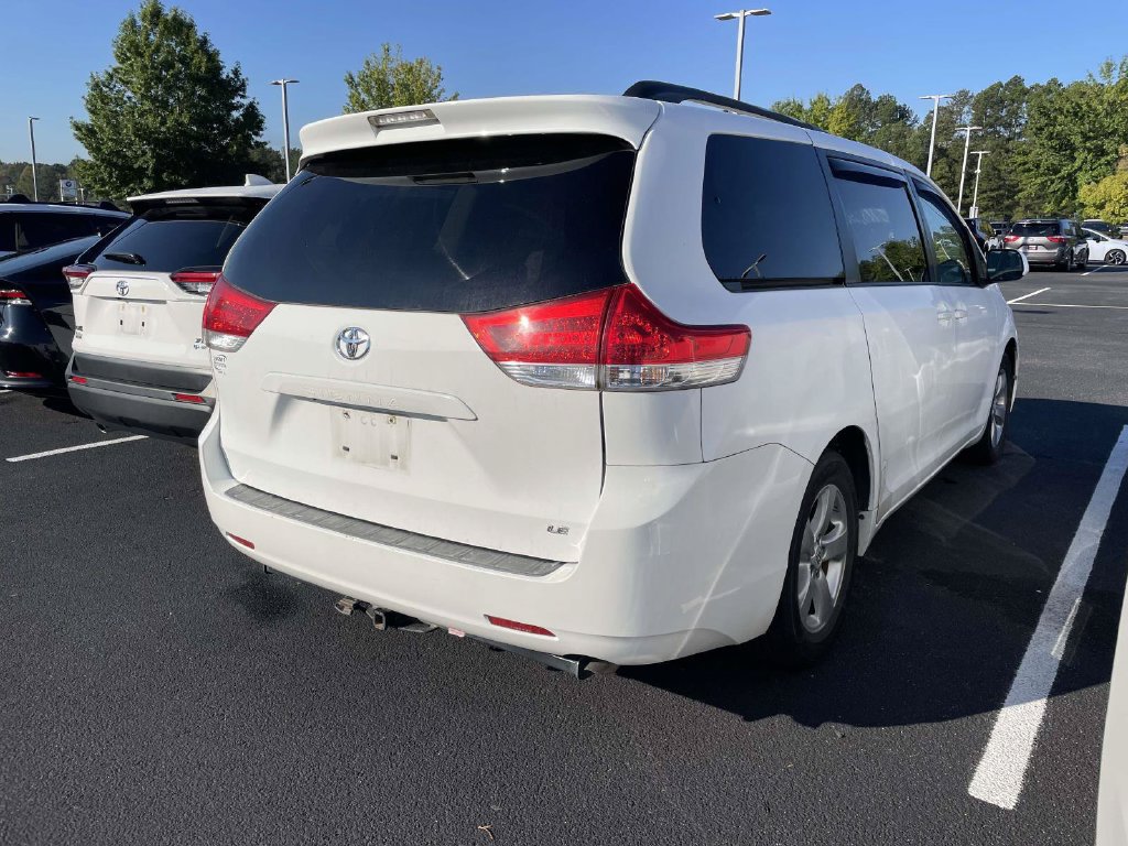 Used 2011 Toyota Sienna LE FWD image 10