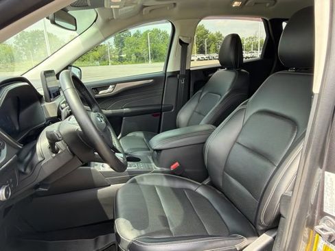Used 2021 Ford Escape Titanium AWD/4WD image 26