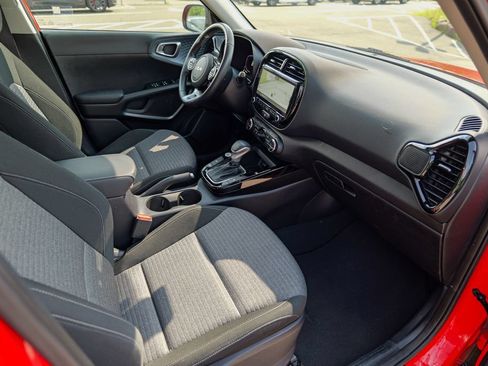 Used 2023 Kia Soul EX FWD image 34