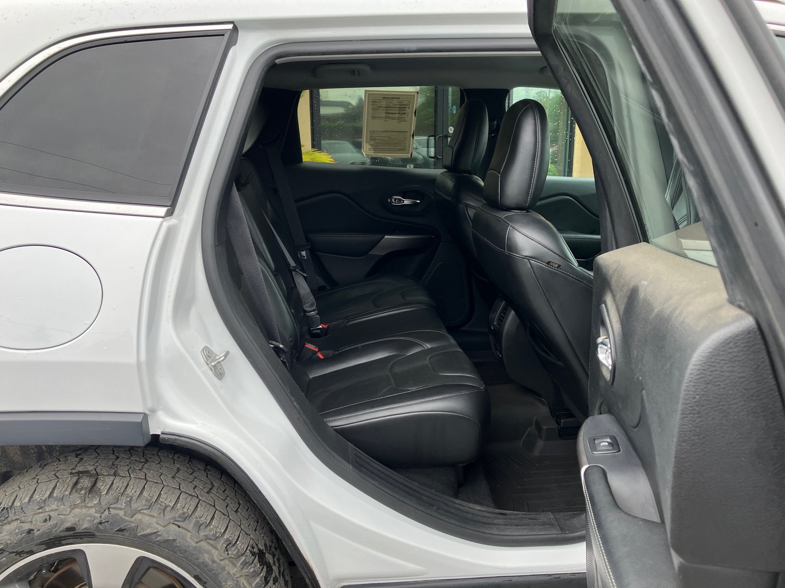Used 2019 Jeep Cherokee Limited AWD/4WD image 19