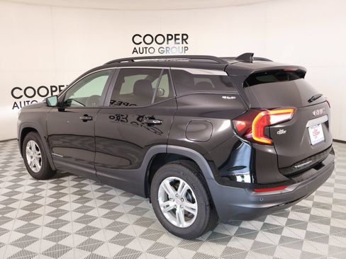 Used 2024 GMC Terrain SLE w/ Driver Convenience Package FWD image 21