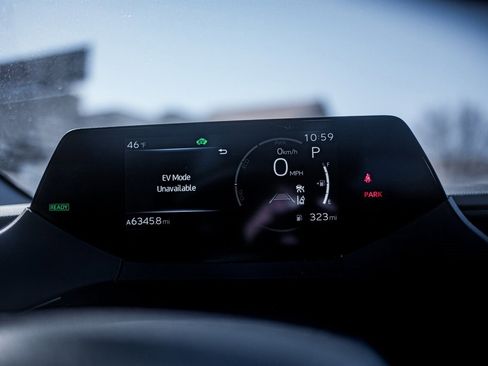 Used 2024 Toyota Prius XLE image 21