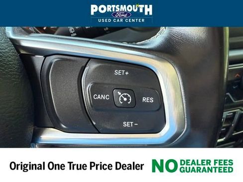 Used 2020 Jeep Wrangler Unlimited Sahara image 16