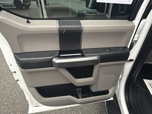 Used 2016 Ford F150 XLT image 23