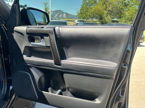 Used 2020 Toyota 4Runner Venture w/ Moonroof Package AWD/4WD image 11