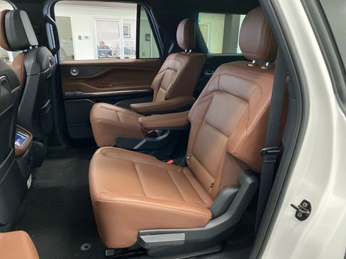 New 2026 Lincoln Navigator L Reserve image 12
