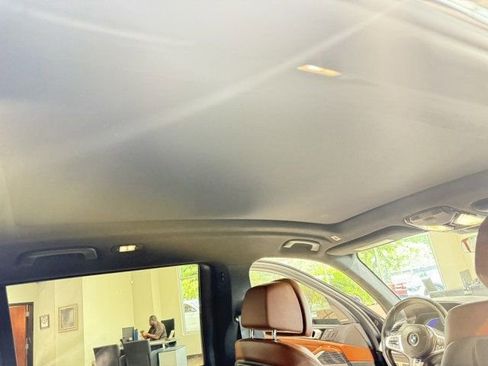 Used 2022 BMW X7 M50i image 28