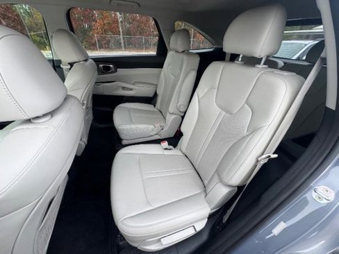 Used 2021 Kia Sorento EX w/ EX AWD X-Line Package image 17