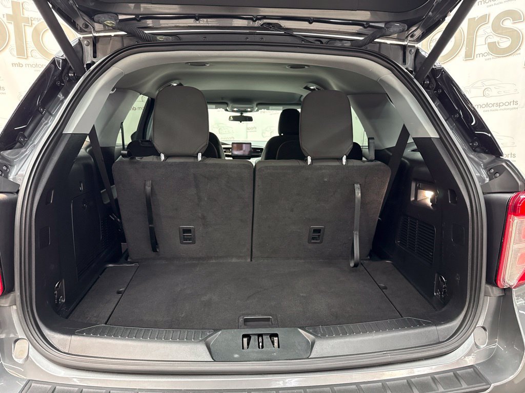 Used 2022 Ford Explorer XLT AWD/4WD image 6