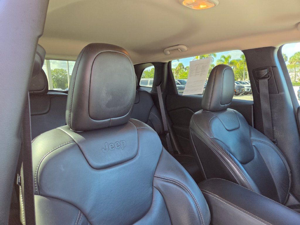 Used 2017 Jeep Cherokee Limited w/ Technology Group FWD image 16
