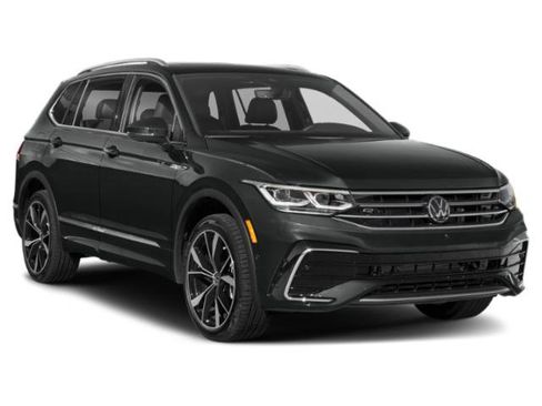 Used 2024 Volkswagen Tiguan SEL R-Line w/ MDO Package, Two-Row AWD/4WD image 9