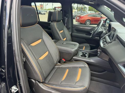 Used 2023 GMC Yukon XL AT4 w/ AT4 Premium Package AWD/4WD image 31
