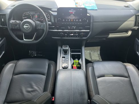 Used 2025 Nissan Pathfinder SL w/ Cargo Package AWD/4WD image 2